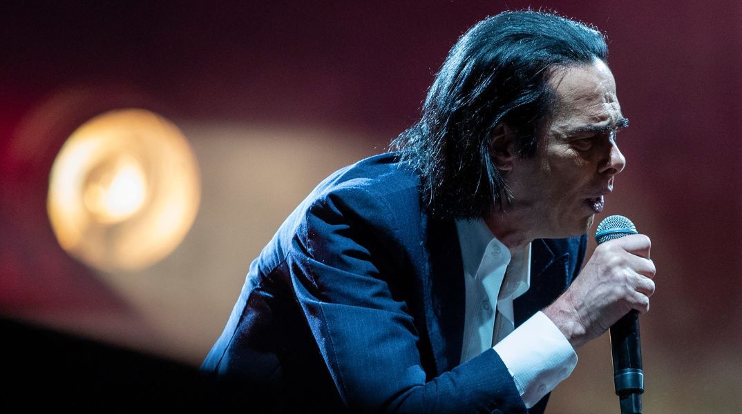 Νικ Κέιβ: Ο Αυστραλός καλλιτέχνης δίνει συμβουλές σε επίδοξο τραγουδιστή που ζήτησε συμβουλές καριέρας - Η αναφορά στο παρελθόν και ο ρόλος του ταλέντου. 