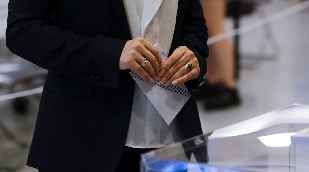 Δημοσκόπηση Prorata: ΣΥΡΙΖΑ - ΚΚΕ μάχονται για την τρίτη θέση - Μειονέκτημα η εκλογή Κασσελάκη