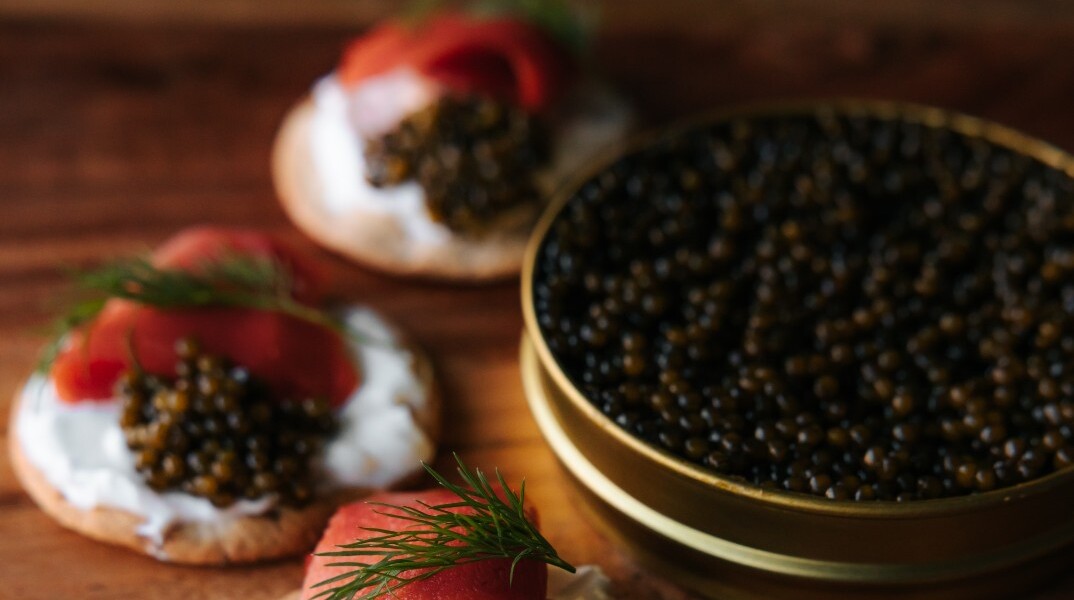 «Σκάνδαλο» με το χαβιάρι στην Ευρώπη - Τα μισά προϊόντα είναι παράνομα και κάποια δεν είναι καν χαβιάρι