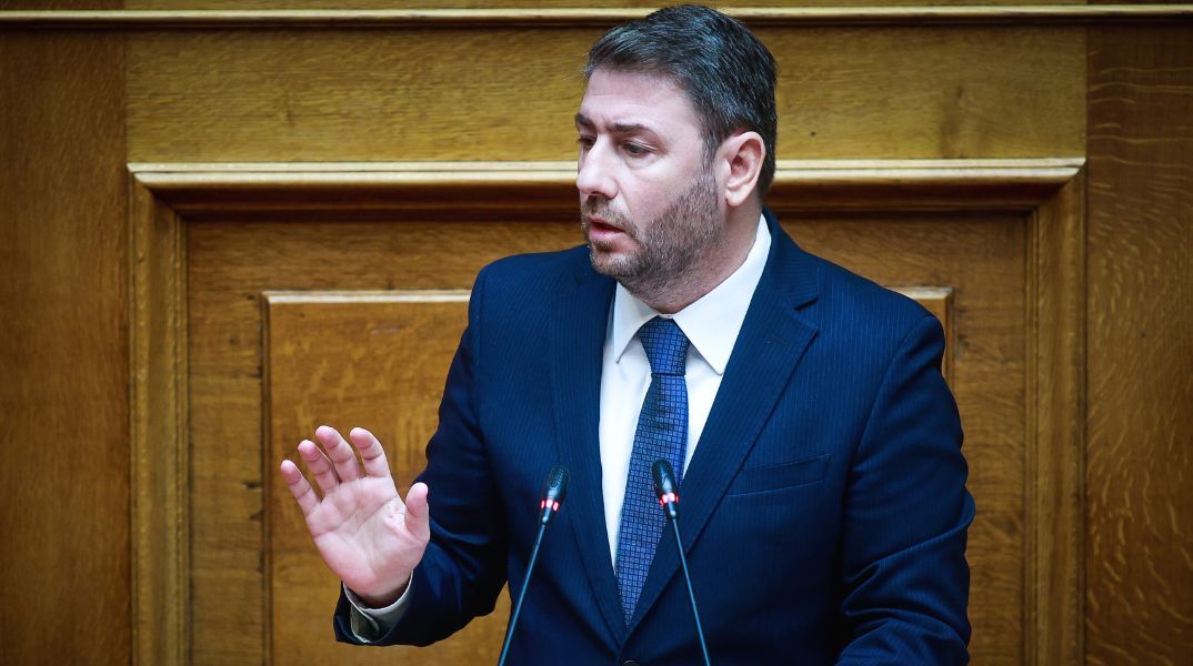 Ανδρουλάκης σε Μητσοτάκη: «Τα προβλήματα δεν έχουν συγκεκριμένο χρώμα και κόμμα, οι ευθύνες όμως έχουν»