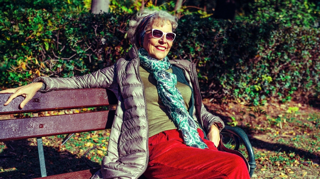 Άννα Δαμιανίδη: Συνέντευξη με τη συγγραφέα και δημοσιογράφο για το νέο της μυθιστόρημα «Δυο καλοκαίρια και μισό φθινόπωρο» (εκδόσεις Μεταίχμιο)