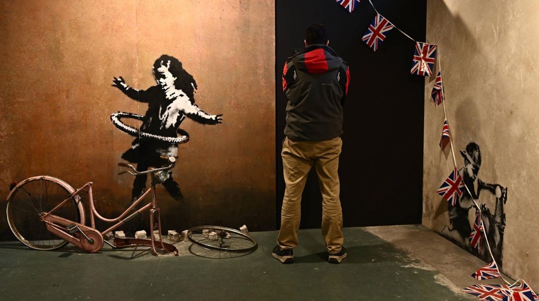 Banksy: Είχε αποκαλύψει το πραγματικό όνομά του σε συνέντευξη στο BBC το 2003 - Πλήθος εικασιών στο πέρασμα του χρόνου για την ταυτότητα του street artist.