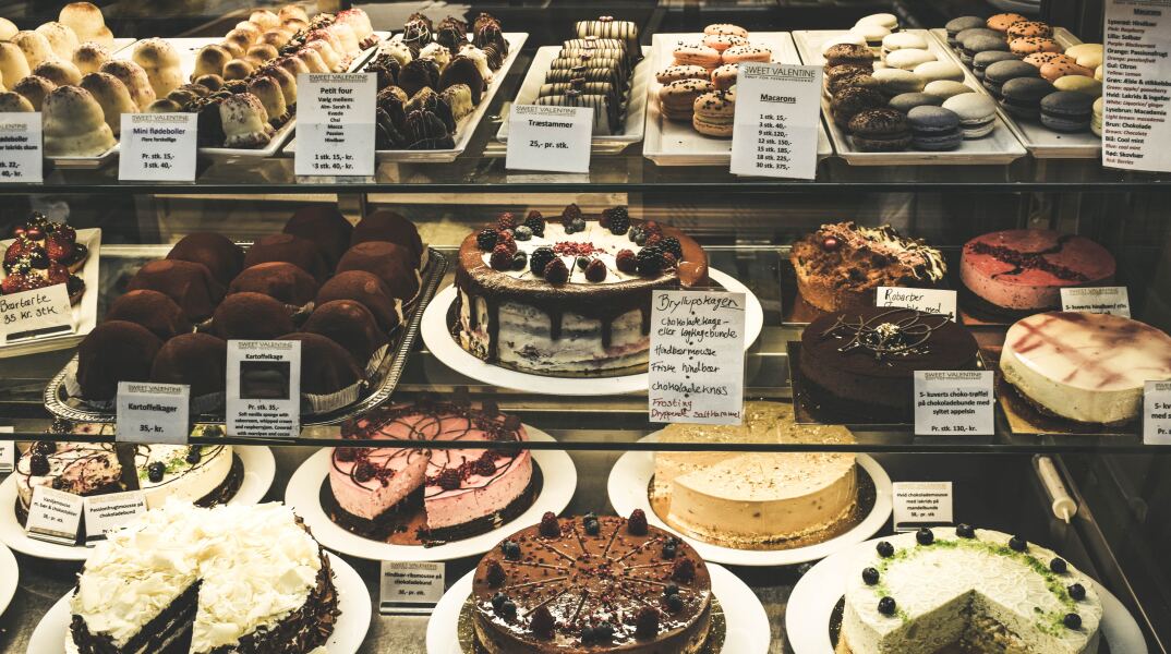 Διέρρηξε ζαχαροπλαστείο και φεύγοντας πήρε και μία πιατέλα πάστα φλώρα