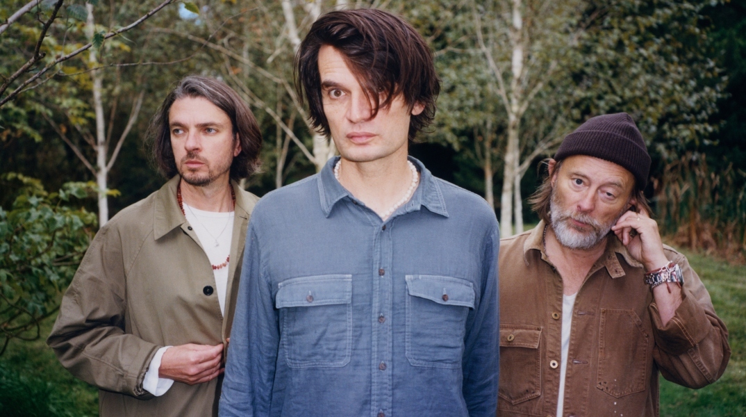 Release Athens 2024: Οι The Smile, το συγκρότημα των Thom Yorke και Jonny Greenwood από τους Radiohead, έρχονται ως co-headliners με τους Pulp, στις 20 Ιουνίου, στην Αθήνα, στην Πλατεία Νερού.