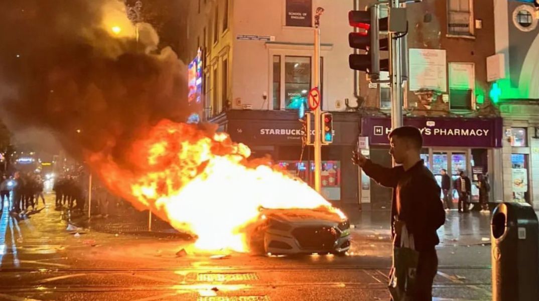 Άγρια νύχτα στο Δουβλίνο - Επεισόδια κοντά στο σημείο της επίθεσης Αλγερινού με μαχαίρι σε σχολείο