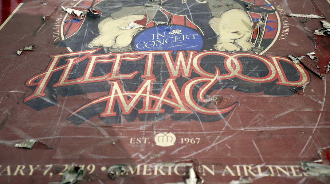 Μοναδικά αντικείμενα και αναμνηστικά των Fleetwood Mac πωλήθηκαν σε δημοπρασία