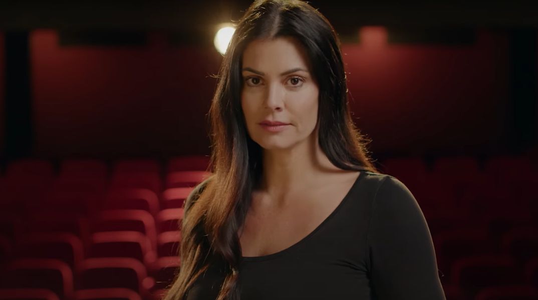 Παγκόσμια Ημέρα για την Εξάλειψη της Βίας κατά των Γυναικών: Το μήνυμα της κυβέρνησης για την έμφυλη βία και την εφαρμογή Panic Button.