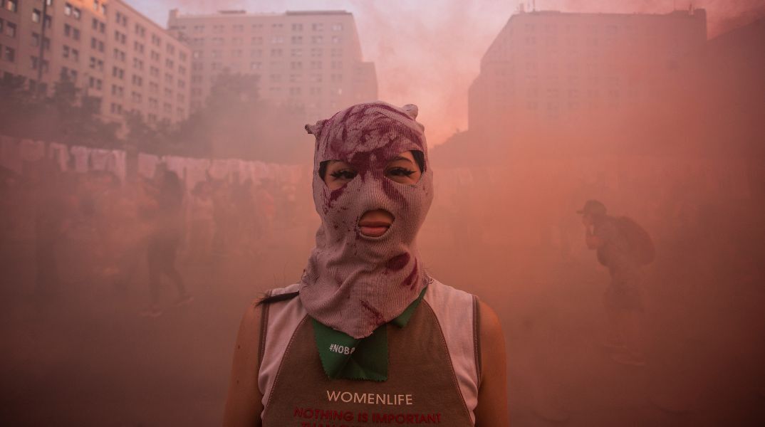 Παγκόσμια Ημέρα για την Εξάλειψη της Βίας κατά των Γυναικών - Σαπουνάς - ΕΛΑΣ: Στοιχεία για το φαινόμενο της ενδοοικογενειακής βίας στην Ελλάδα.