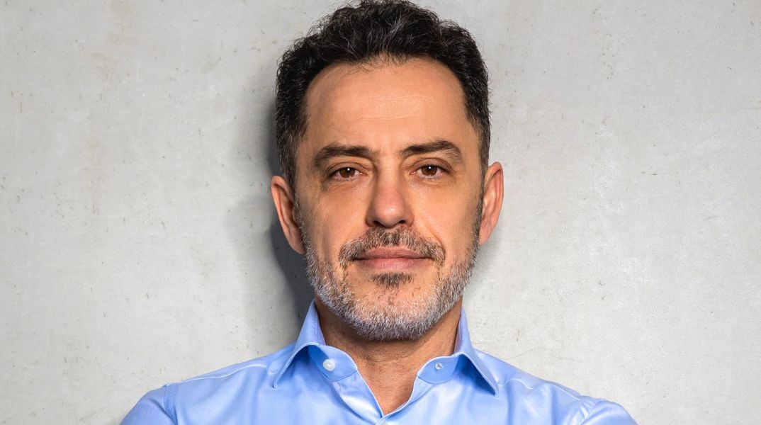 Microsoft: Έλληνας αναλαμβάνει σημαντική διευθυντική θέση - Ο Κώστας Λουκάς θα καθορίζει την περιφερειακή στρατηγική σε όλες τις χώρες του ΕΜΕΑ.