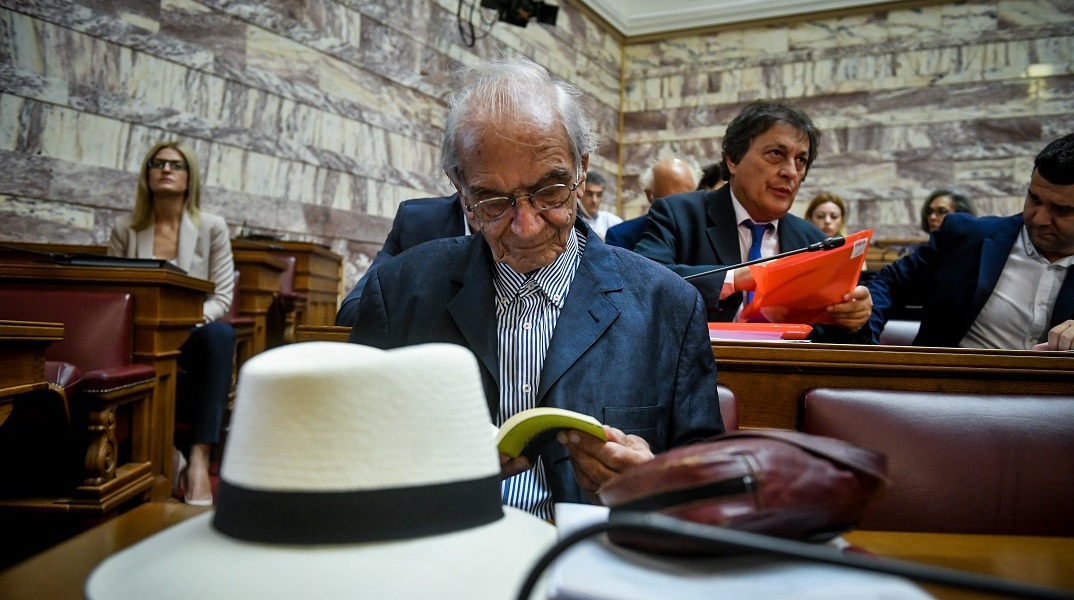 Ο Βασίλης Βασιλικός υπήρξε βουλευτής Επικρατείας με τον ΣΥΡΙΖΑ - Προοδευτική Συμμαχία