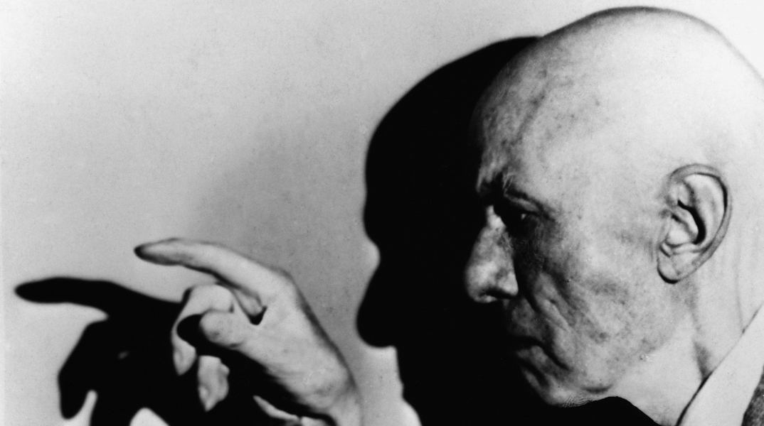 Άλιστερ Κρόουλι: Το έργο και η ζωή του βρετανού αποκρυφιστή συγγραφέα που πέθανε στις 1 Δεκεμβρίου 1947