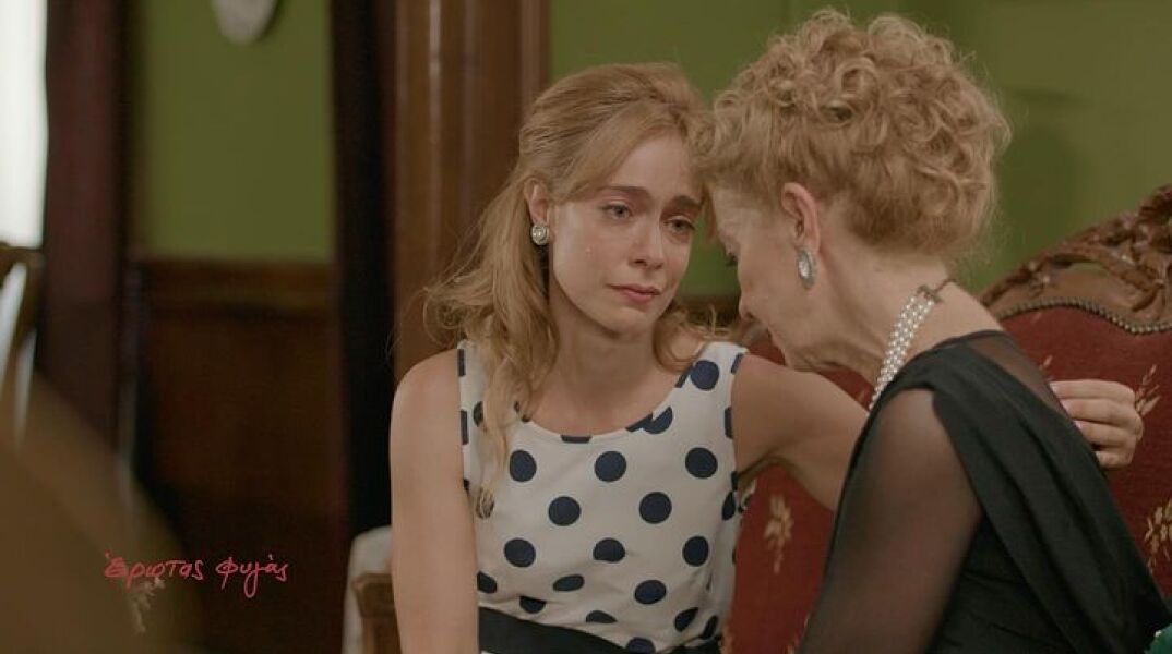 H Ντάνη Γιαννακοπούλου και η Πέμη Ζούνη σε καρέ από τη σειρά του OPEN «Έρωτας Φυγάς»