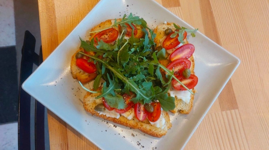 Τάπας - Παπαρούνα - Εξάρχεια