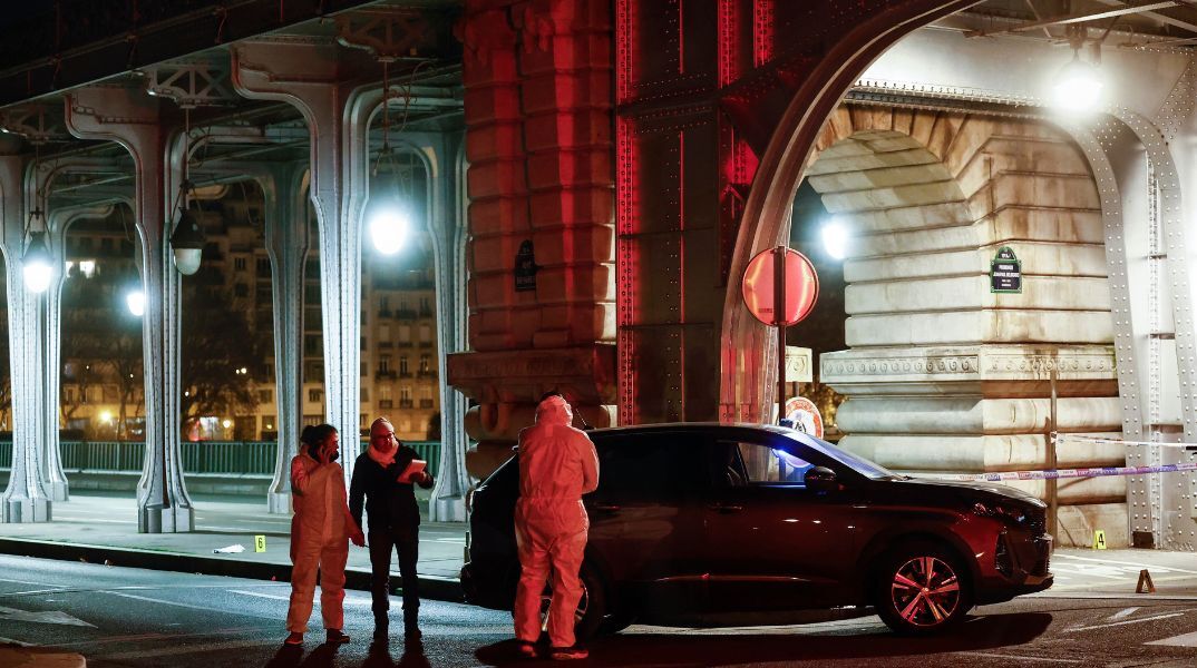 Αιματηρή επίθεση στο Παρίσι με έναν νεκρό και δύο τραυματίες