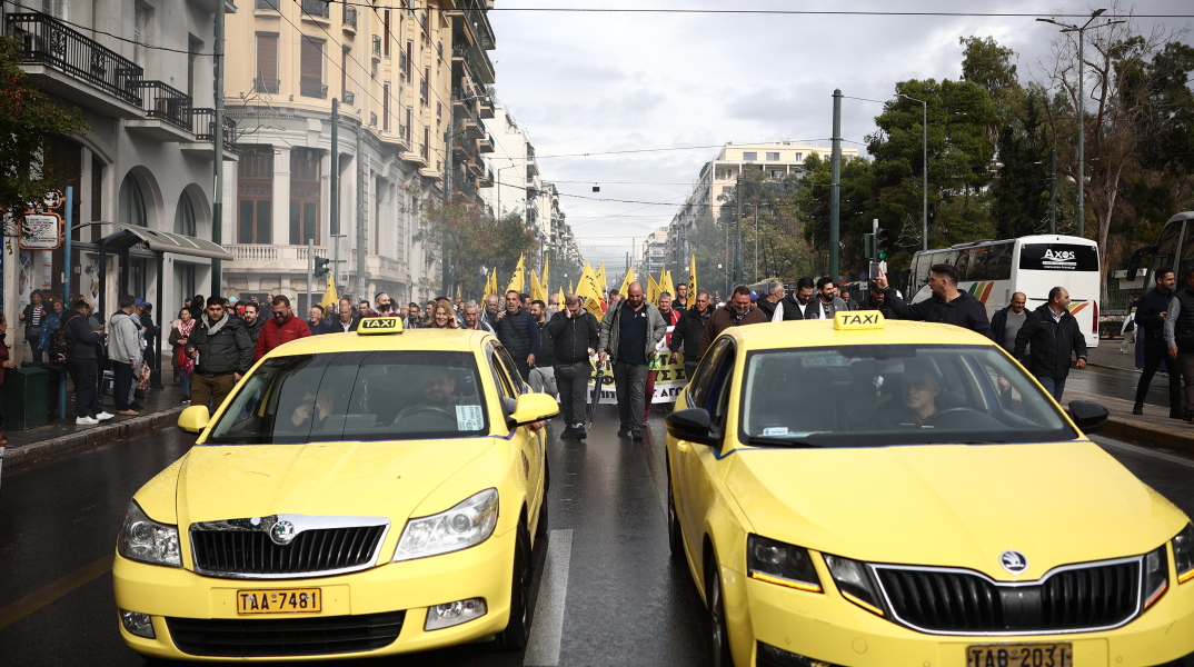 «Χειρόφρενο» τραβούν τα ταξί από σήμερα 4/12 σε Θεσσαλονίκη και επικράτεια