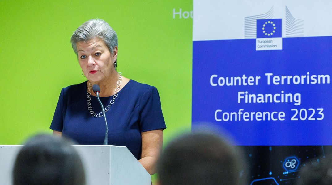 ΕΕ: Για «τεράστιο κίνδυνο τρομοκρατικών επιθέσεων» στις χώρες μέλη προειδοποίησε η επίτροπος  εσωτερικών υποθέσεων, Ίλβα Γιόχανσον.