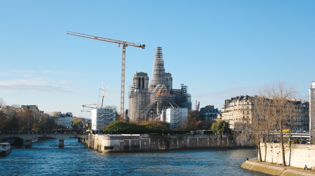 Εργασίες αποκατάστασης στην Παναγία των Παρισίων