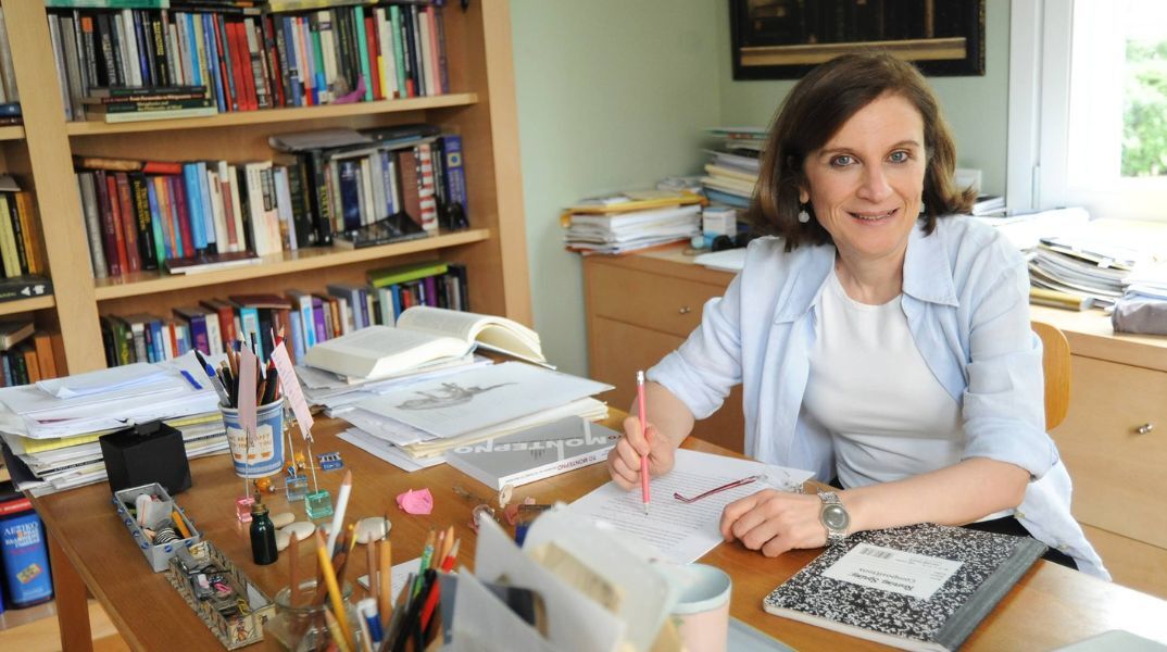 Βάσω Κιντή: Η καθηγήτρια του ΕΚΠΑ κρίνει τις πρυτάνεις των πανεπιστημίων των ΗΠΑ για τη στάση τους στα φαινόμενα αντισημιτισμού και τον τρόπο που απολογήθηκαν.