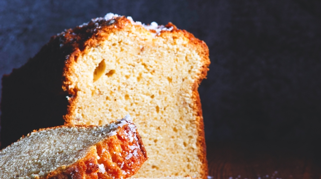 ΚΕΙΚ ΜΕ ΦΡΕΣΚΟ ΤΥΡΙ ΚΡΕΜΑ