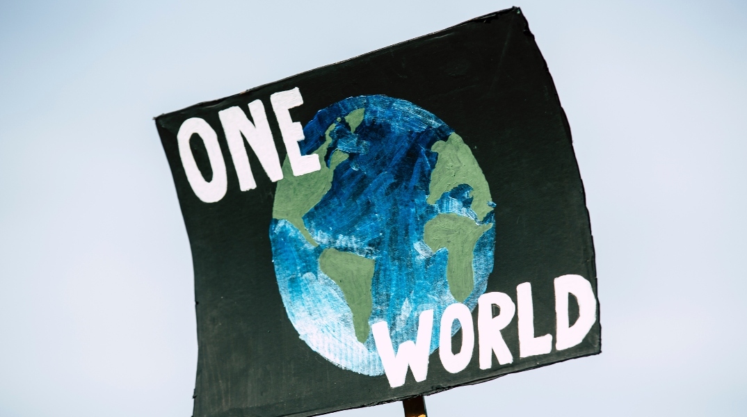 Ντουμπάι-Καρδίτσα: Ένα φουγάρο δρόμος 