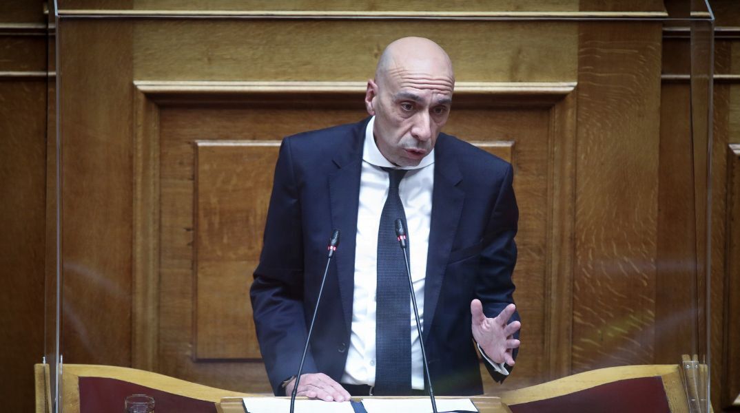 Μπρατάκος στη συζήτηση του προϋπολογισμού: Τα αυξημένα έσοδα δεν σημαίνουν νέοι φόροι