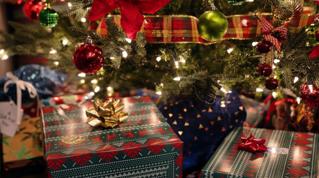 Πρεμιέρα σήμερα για το «καλάθι του Άη Βασίλη» - Ποια είναι η λίστα με τα παιχνίδια