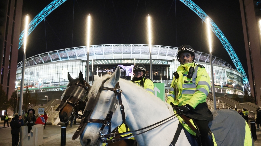 Προς Θεού, μήν κοιτάτε τι έκαναν στην Αγγλία