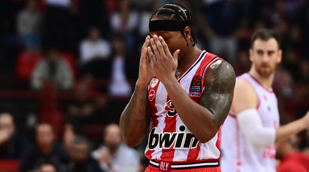 Ολυμπιακός - Βαλένθια 56-63: Έβδομη φετινή ήττα στη Euroleague μετά από 14 αγωνιστικές - Κάκιστοι επιθετικά οι παίκτες του Γιώργου Μπαρτζώκα.
