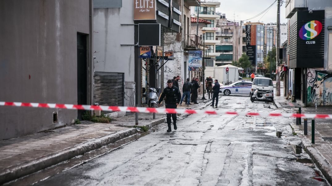 Πυροβολισμοί έξω από κέντρο διασκέδασης στο Γκάζι - Πιο κοντά στα ίχνη των δραστών η ΕΛ.ΑΣ. - Έχουν αναγνωριστεί από τα βίντεο - Οι εξελίξεις στην υπόθεση.