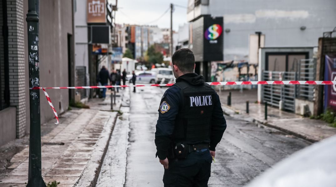 Πυροβολισμοί έξω από κέντρο διασκέδασης στο Γκάζι - Βίντεο ντοκουμέντο καταγράφει τη στιγμή της επίθεσης - Σκληρές εικόνες.