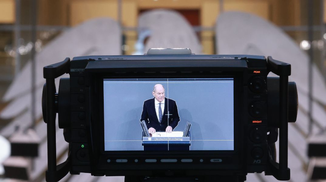 Γερμανία: Κατά της χαλάρωσης του «φρένου χρέους», αλλά υπέρ της διεξαγωγής πρόωρων εκλογών η πλειοψηφία - Επιβεβαιώνεται η δυσαρέσκεια των πολιτών.