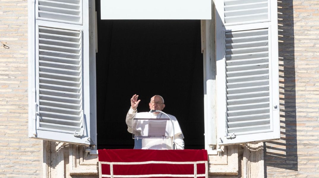 Βατικανό: Ο πάπας Φραγκίσκος γιορτάζει τα 87α γενέθλιά του - Θα ευλογήσει τους συγκεντρωμένους πιστούς στην Πλατεία του Αγίου Πέτρου.