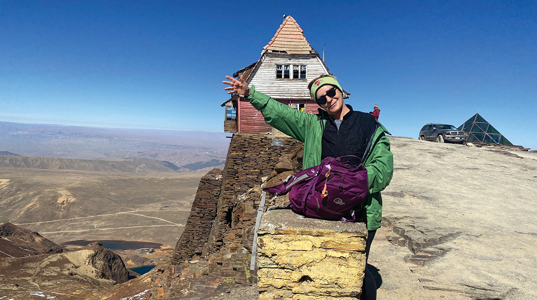 Η Λένα Διβάνη μιλάει για το νέο της βιβλίο «Για την καρδιά και το συκώτι του», που κυκλοφορεί εκδόσεις Πατάκη