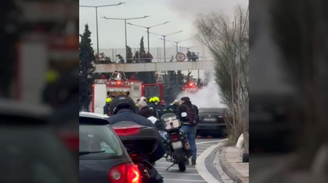 Φωτιά σε αυτοκίνητο στην Εθνική Οδό Αθηνών-Λαμίας - Δείτε βίντεο