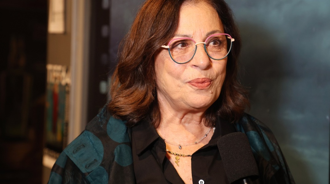 Η Χάρις Αλεξίου