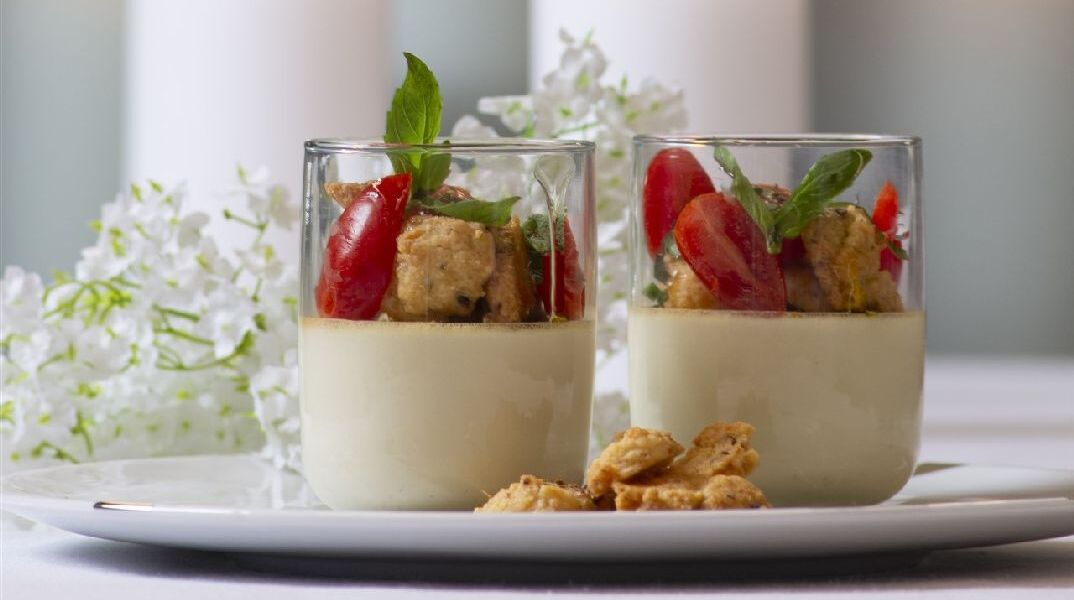 Ψητή κρέμα με blue cheese και crumble παρμεζάνας