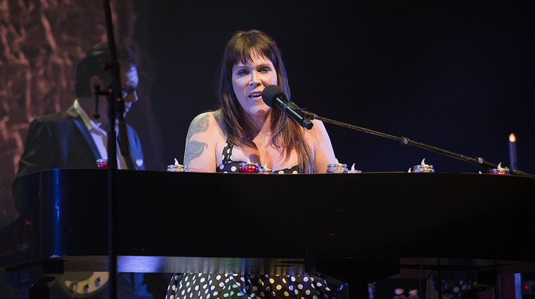 Beth Hart και μετεμψυχώσεις