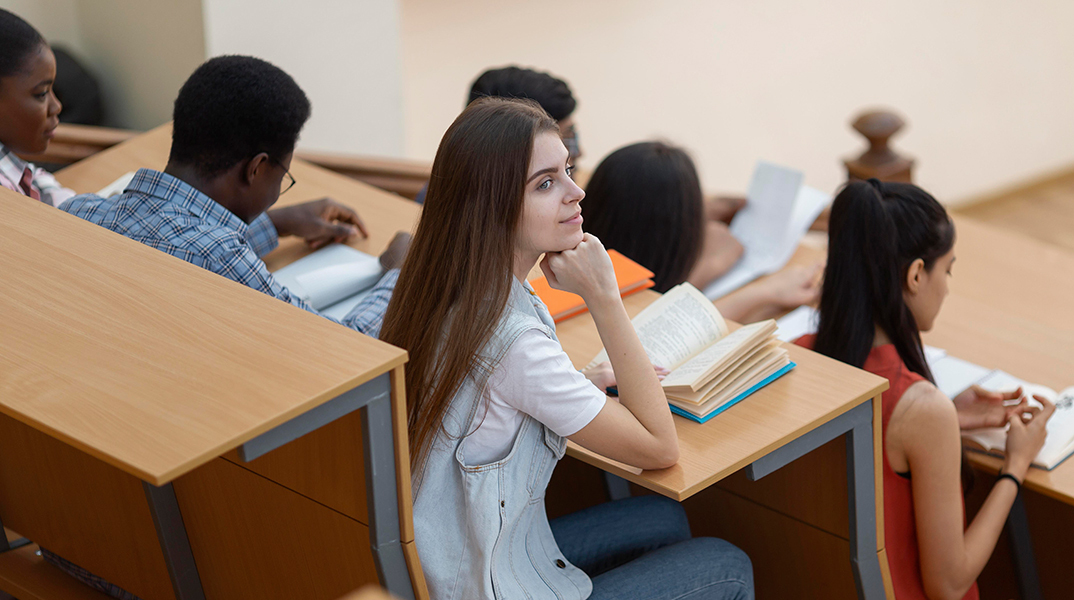Τα κατεστημένα που δεν θέλουν ιδιωτικά πανεπιστήμια (και τα αστεία επιχειρήματά τους)