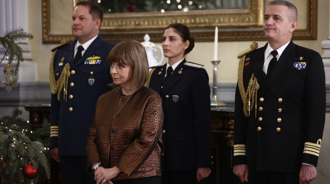 Άκουσε τα Κάλαντα των Χριστουγέννων και η Κατερίνα Σακελλαροπούλου