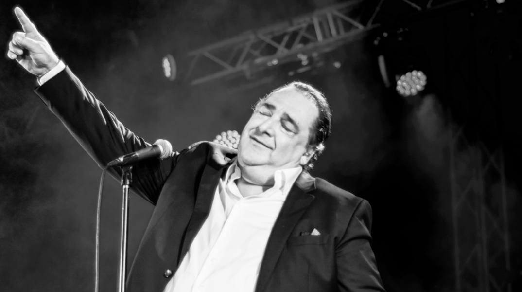 Πέθανε ο Βασίλης Καρράς σε ηλικία 70 ετών