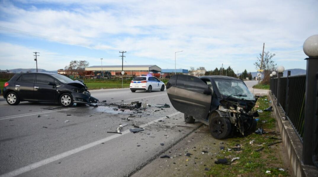 Νεκρός 22χρονος μετά από σφοδρό τροχαίο έξω από τη Λάρισα