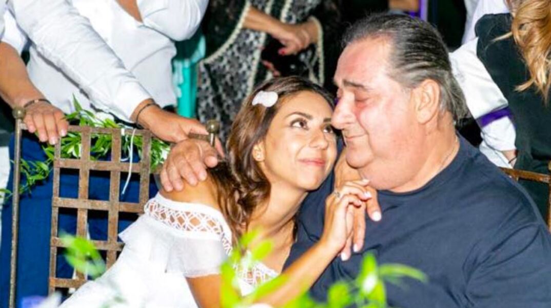 Η ανάρτηση της κόρης του Βασίλη Καρρά για τον θάνατό του