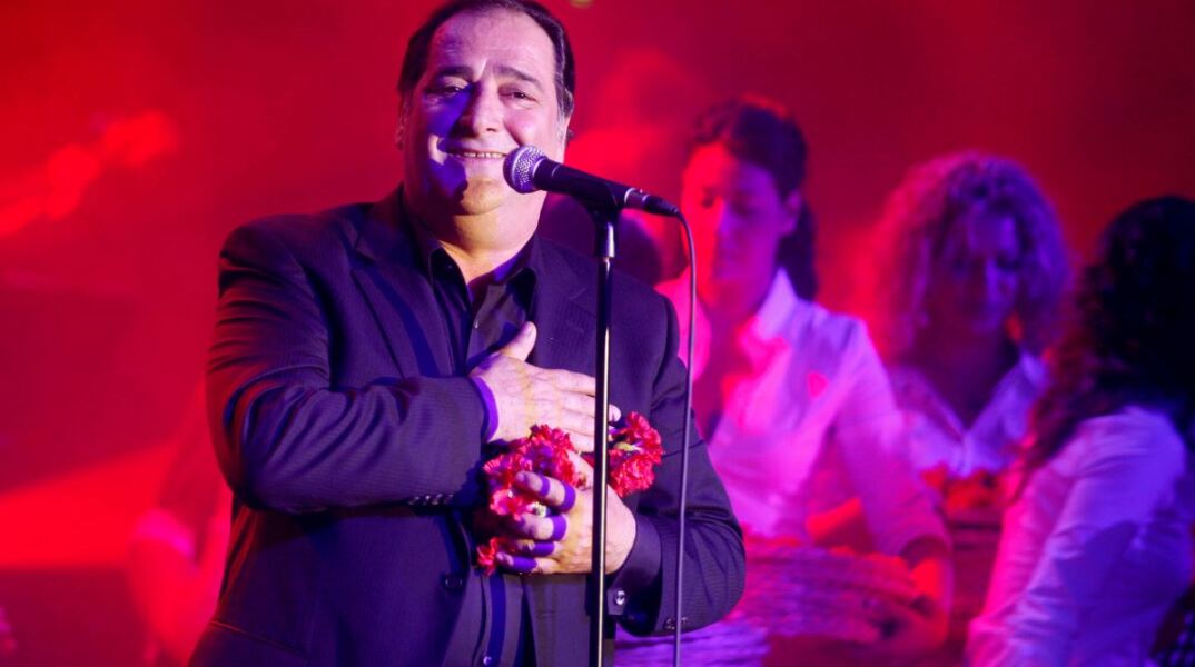 Ο Βασίλης Καρράς