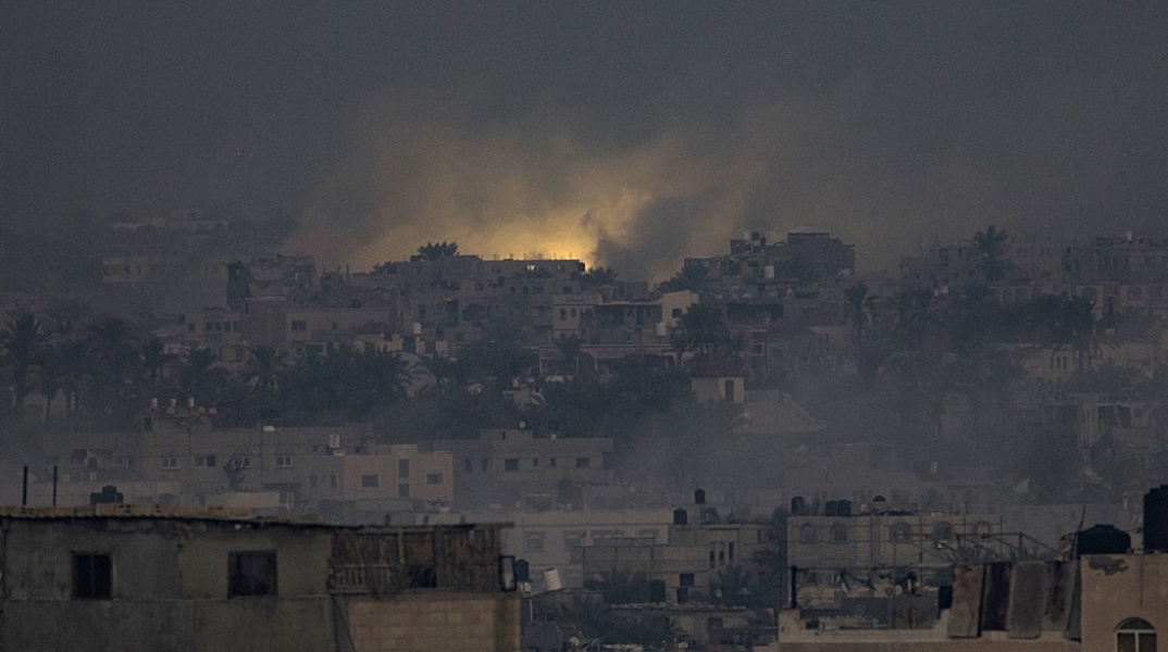 Καπνοί πάνω από το Ισραήλ όσο συνεχίζεται ο πόλεμος στη Γάζα