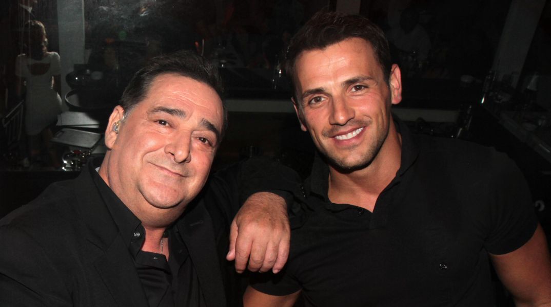 Ο Νίκος Βέρτης αποχαιρετά τον Βασίλη Καρρά