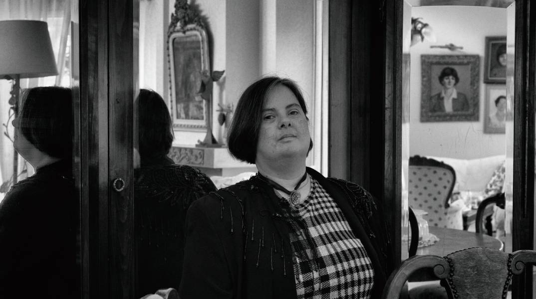 Θα ξεχιονίσω το σύμπαν: Μια παράσταση εμπνευσμένη από τη ζωή της Κ. Αγγελάκη-Ρουκ