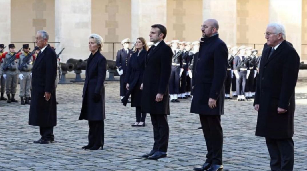 Η Άννα Διαμαντοπούλου στην κηδεία του Ζακ ΝτελόρΗ Άννα Διαμαντοπούλου στην κηδεία του Ζακ Ντελόρ