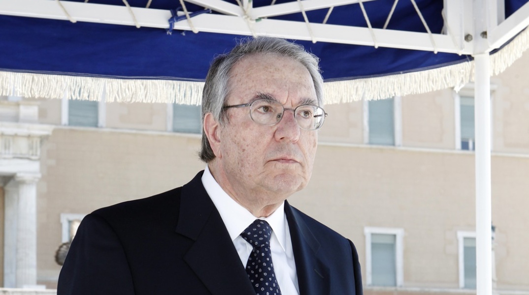 O καθηγητής Γλωσσολογίας, Γιώργος Μπαμπινιώτης