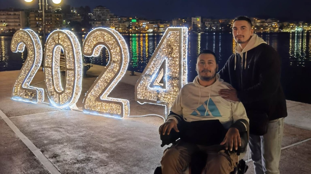 Ο Γιάννης Δαμιανός τραυματίστηκε πριν από τρία χρόνια όταν βούτηξε για να πιάσει τον Σταυρό στη θάλασσα