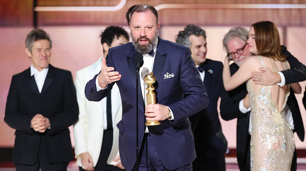 2 βραβεία έλαβε η ταινία του Γιώργου Λάνθιμου «Poor Things» στην 81η τελετή απονομής των Χρυσών Σφαιρών